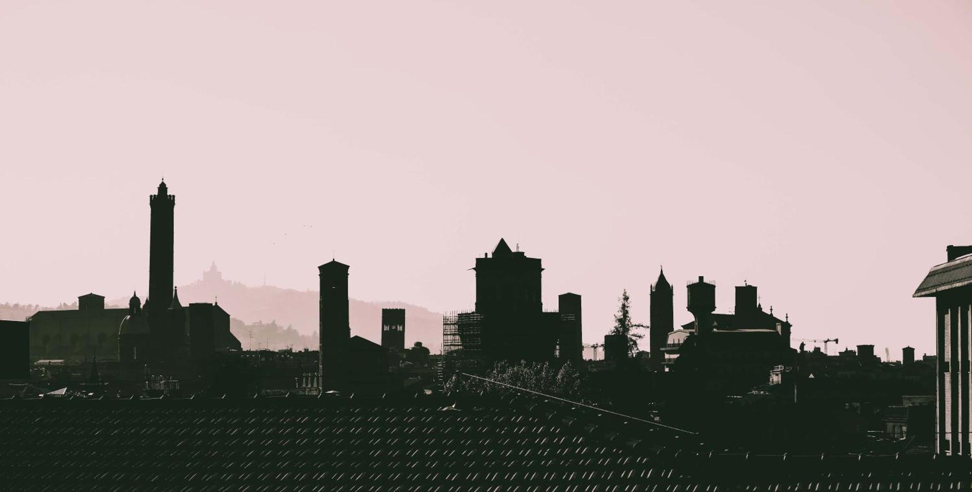Skyline 1/7 B&B โบโลญญา ภายนอก รูปภาพ